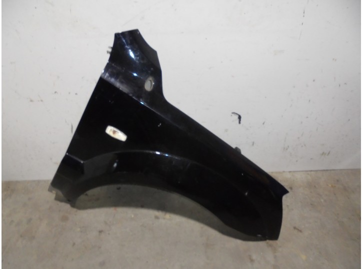 Recambio de aleta delantera derecha para kia sorento 2.5 crdi cat referencia OEM IAM 663213E141 NEGRA 