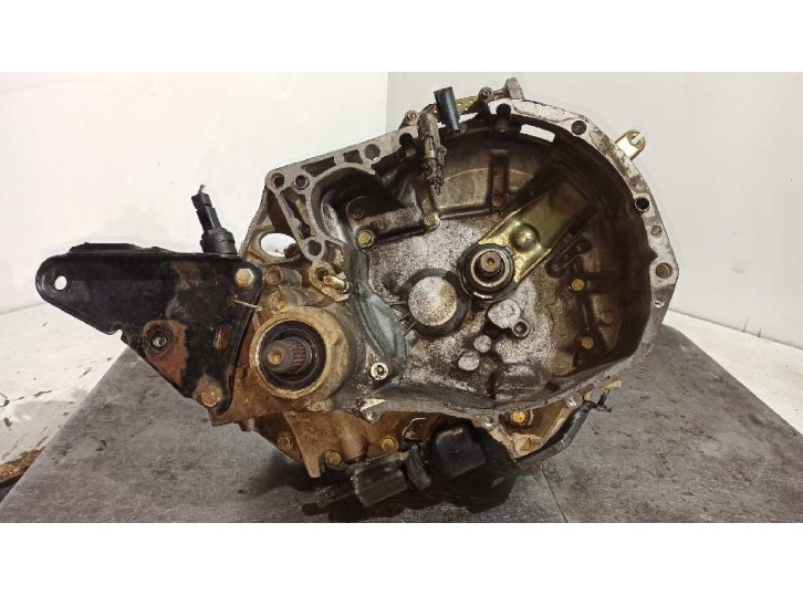 Recambio de caja cambios para renault megane i classic (la0) 1.6 referencia OEM IAM JB1197 S015477 7701667406