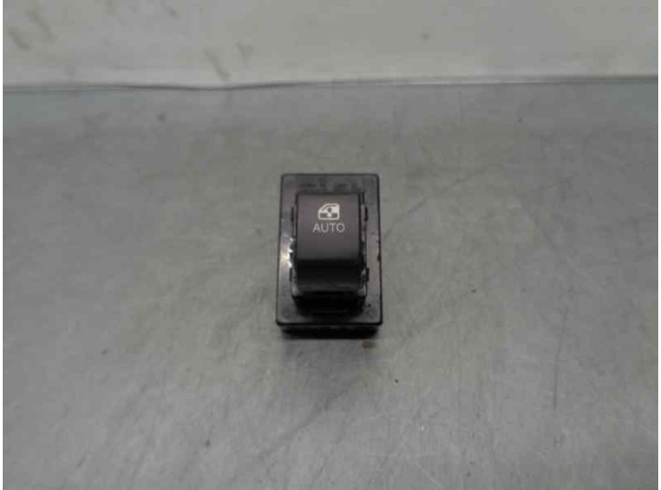 Recambio de mando elevalunas trasero izquierdo para kia cee´d sporty wagon 1.6 crdi cat referencia OEM IAM 935751H100 