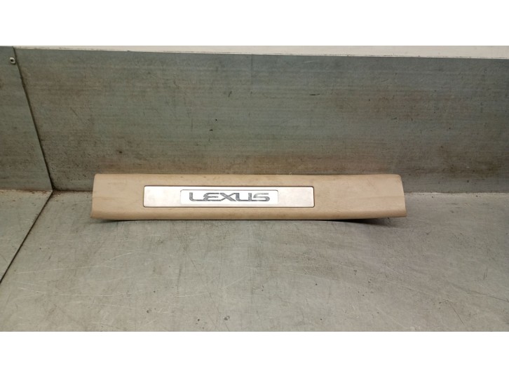 Recambio de molduras traseras para lexus rx (_u3_) 400h (mhu38_) referencia OEM IAM 6794048010A0 6794048010A0 