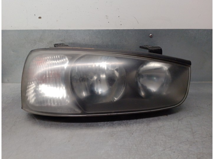 Replacement right headlight for Hyundai Elantra (XD) 2.0 CRDi CAT OEM IAM reference 921022DXXX 5 DOORS