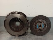 Replacement clutch kit for Renault Megane III saloon 5 doors 1.5 dCi diesel CAT OEM IAM reference 8200527569 