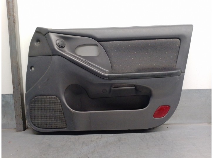 Recambio de guarnecido puerta delantera derecha para hyundai elantra (xd) 2.0 crdi cat referencia OEM IAM 823022D080RG 5 PUERTA
