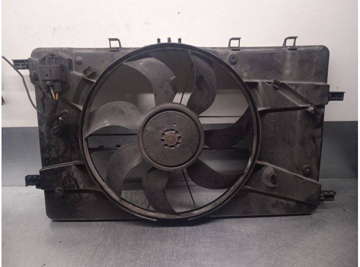 Recambio de electroventilador para opel zafira tourer 2.0 cdti cat referencia OEM IAM 52430903 3135104038 BOSCH