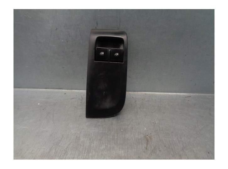 Replacement front left window regulator switch for Opel Zafira Tourer 2.0 CDTI CAT OEM IAM reference 13305978 