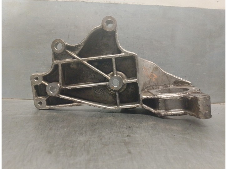 Replacement engine mount for Fiat Marea Saloon (185) 1.9 JTD CAT OEM IAM reference 46547519 46547519 