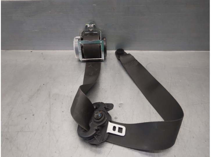Replacement front left seat belt for Land Rover Discovery 2.7 TD V6 CAT OEM IAM reference 602276700C 5 DOOR