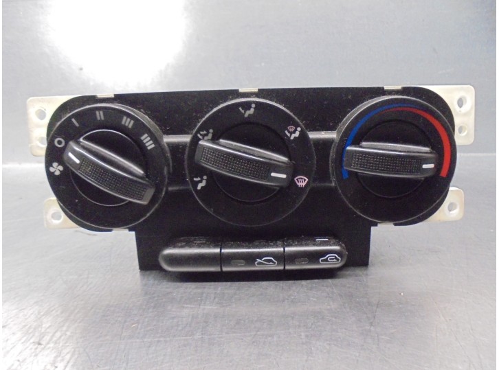 Replacement heater / air conditioning control unit for Kia Shuma II 1.6 CAT OEM IAM reference 0K2N261190B 