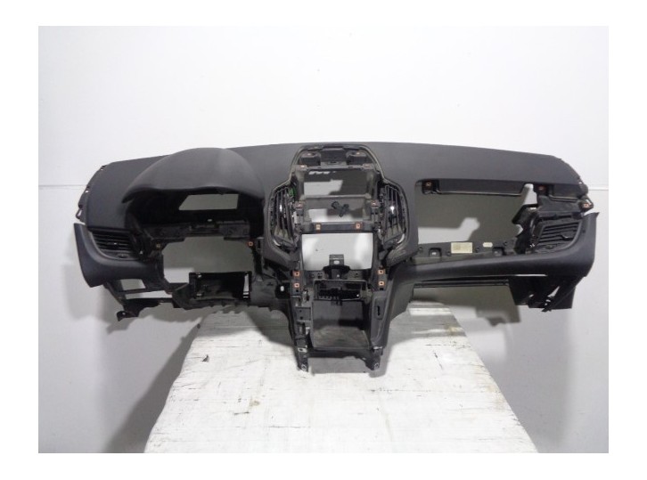 Recambio de salpicadero para opel zafira tourer 2.0 cdti cat referencia OEM IAM 39019629 NEGRO 