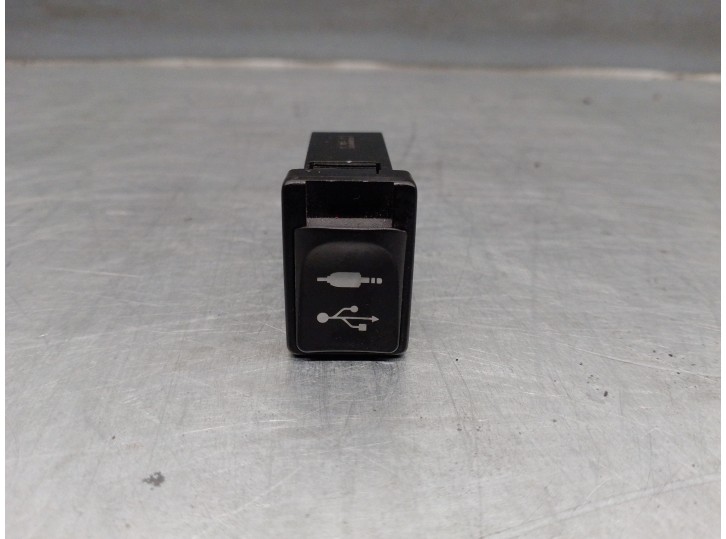 Recambio de modulo electronico para toyota auris 1.8 16v (híbrido) referencia OEM IAM 861900D030 FC0600020 