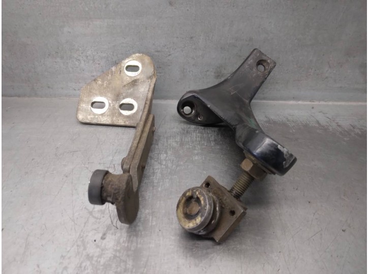 Recambio de bisagra porton para ford transit, caja cerrada 86/92 2.5 diesel referencia OEM IAM 86VBV25000AG DE CORREDERA 5 PUERT
