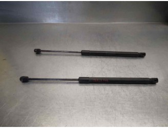 Replacement boot / tailgate dampers for Volkswagen Golf Plus (5M1) 2.0 TDI OEM IAM reference 5M0827550A 