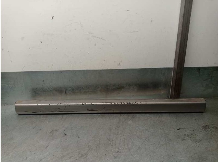 Recambio de spoiler talonera lateral derecha para hyundai galloper 2.5 referencia OEM IAM HR650935  