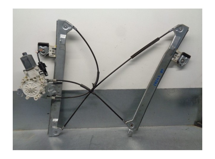 Recambio de elevalunas delantero derecho para smart forfour 1.3 cat referencia OEM IAM A4547200046 2 PINES 5 PUERTAS