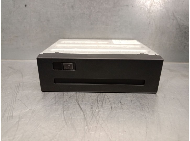 Recambio de sistema audio / radio cd para lexus rx (_u3_) 400h awd (mhu38_) referencia OEM IAM 8684148060  