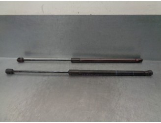 Replacement trunk / tailgate shock absorbers for Mazda 3 Sedan (BK) 1.6 CD Diesel CAT OEM IAM reference BP4K62620D BP4K63620