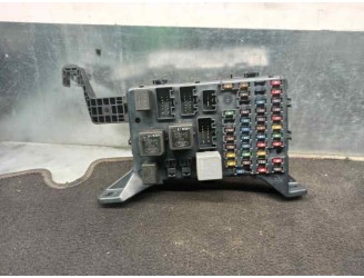 Recambio de caja reles / fusibles para jaguar x-type 2.5 v6 24v cat referencia OEM IAM 1X4314A073AG  