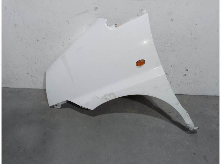 Recambio de aleta delantera izquierda para hyundai h 1 2.5 crdi cat referencia OEM IAM 663114A500 BLANCA 