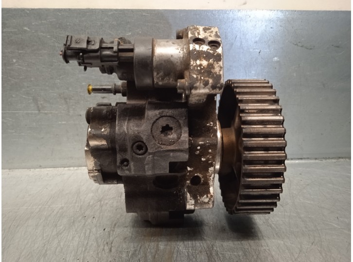 Recambio de bomba inyeccion para mitsubishi carisma berlina 5 (da0) 1.9 di-d cat referencia OEM IAM 8200055072 0445010031 BOSCH