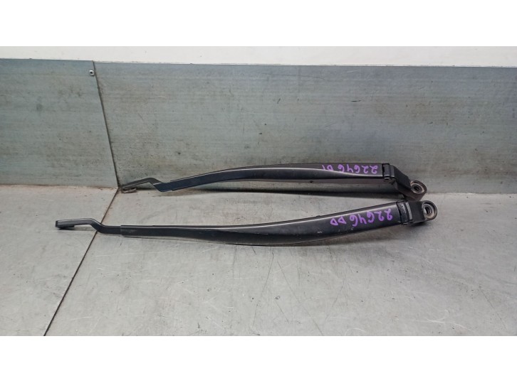 Recambio de brazo limpia delantero derecho para lexus is ii (_e2_) 220d (ale20) referencia OEM IAM 8521153070 8521153070 