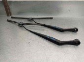 Recambio de brazo limpia delantero derecho para ssangyong actyon 2.0 td cat referencia OEM IAM 