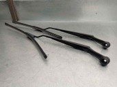 Recambio de brazo limpia delantero derecho para ssangyong actyon 2.0 td cat referencia OEM IAM 