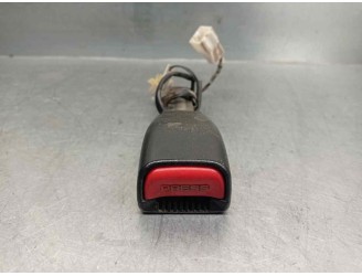 Recambio de enganche cinturon para ssangyong actyon 2.0 td cat referencia OEM IAM 07071805 2 PINES 5 PUERTAS