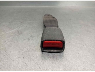 Recambio de enganche cinturon para ssangyong actyon 2.0 td cat referencia OEM IAM 4255372 TRA CENTRAL 5 PUERTAS