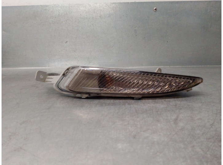 Replacement front left indicator for Opel Astra J Lim. 1.6 16V CAT OEM IAM reference 13367142 5 DOORS