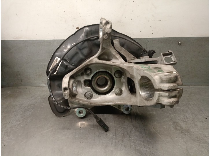Replacement front left steering knuckle for Mercedes-Benz CLA Shooting Brake (X118) CLA 200 (118.687) OEM IAM reference A2473