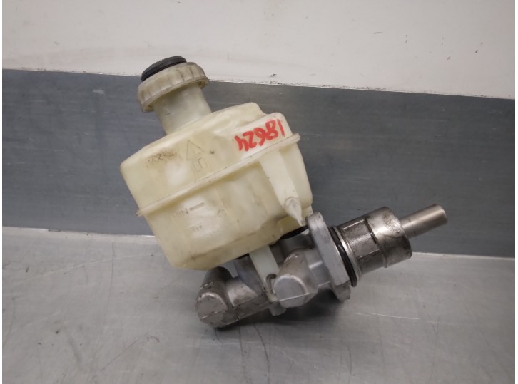 Recambio de bomba freno para land rover discovery 2.7 td v6 cat referencia OEM IAM SJJ500030  