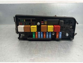 Replacement relay box / fuse box for Opel Vectra C saloon 2.2 16V DTi CAT (Y 22 DTR / L50) OEM IAM reference 13144710 