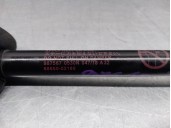 Replacement tailgate / trunk lid shocks for Toyota Auris 1.8 16V (Hybrid) OEM IAM reference 6895002180 