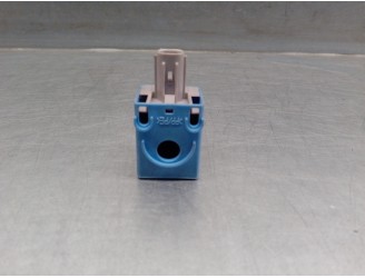 Replacement central locking unit for Toyota Auris 1.8 16V (Hybrid) OEM IAM reference 8974705010 0689004720 DENSO