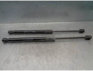 Recambio de amortiguadores maletero / porton para dacia duster 1.5 dci diesel fap cat referencia OEM IAM 904520004R 