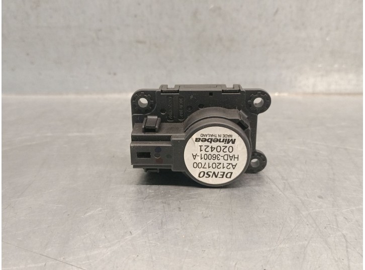 Recambio de motor apertura trampillas climatizador para opel vivaro c furgoneta (k0) 1.5 referencia OEM IAM A21201700 DENSO