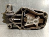 Replacement engine mount for Mercedes-Benz CLA Class (W117) 2.1 CDi CAT OEM IAM reference A2462401209 