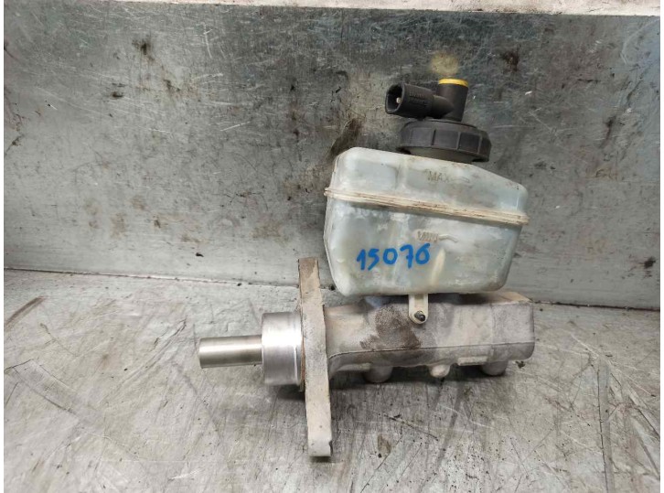 Recambio de bomba freno para dacia duster 1.5 dci diesel fap cat referencia OEM IAM 03350890461  