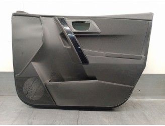 Recambio de guarnecido puerta delantera derecha para toyota auris 1.8 16v (híbrido) referencia OEM IAM 6761002V00C6 5 PUERTAS