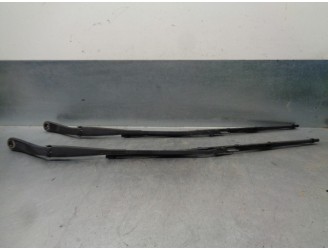 Recambio de brazo limpia delantero derecho para dacia duster 1.5 dci diesel fap cat referencia OEM IAM 288860525R 