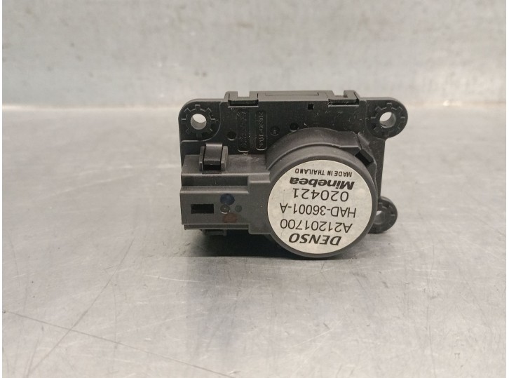 Recambio de motor apertura trampillas climatizador para opel vivaro c furgoneta (k0) 1.5 referencia OEM IAM A21201700 DENSO