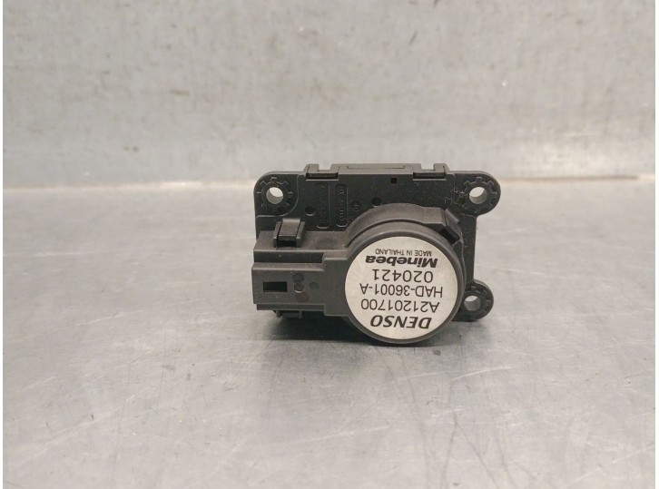 Recambio de motor apertura trampillas climatizador para opel vivaro c furgoneta (k0) 1.5 referencia OEM IAM A21201700 DENSO