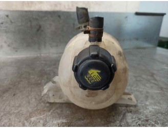 Recambio de deposito expansion para dacia duster 1.5 dci diesel fap cat referencia OEM IAM 8200766826  