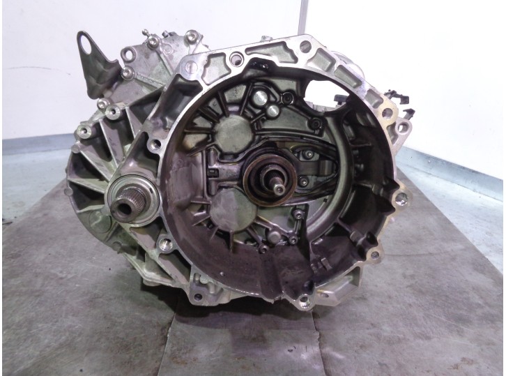 Gearbox replacement part for SEAT León ST (5F8) FR OEM IAM reference UAG 3222282248 UAG210120