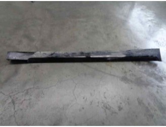 Recambio de spoiler talonera lateral derecha para infiniti q50 cat referencia OEM IAM 768504GA0H  NEGRO