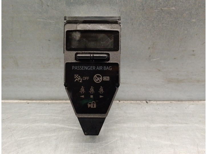 Recambio de pantalla multifuncion para toyota auris 1.8 16v (híbrido) referencia OEM IAM 8391002200  