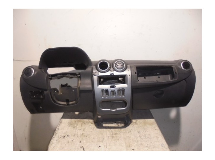Recambio de salpicadero para dacia duster 1.5 dci diesel fap cat referencia OEM IAM  NEGRO 