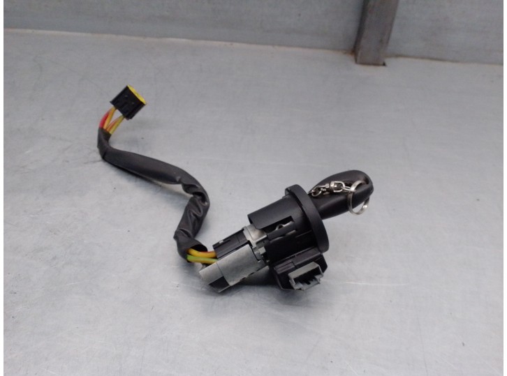 Recambio de conmutador de arranque para dacia logan 1.5 dci diesel cat referencia OEM IAM 8206356033  