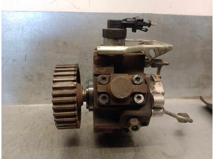 Recambio de bomba inyeccion para citroën c4 berlina 1.6 16v hdi referencia OEM IAM 9656300380 0445010102 BOSCH