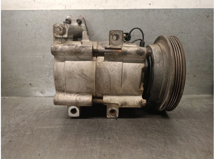 Recambio de compresor aire acondicionado para hyundai santamo 2.0 16v referencia OEM IAM 97701M2000 97701M2000 
